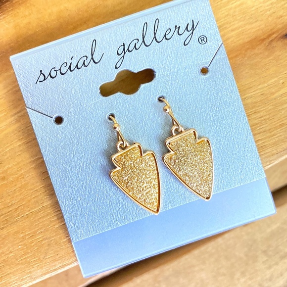 Arrowhead Earrings by Social Gallery Gold Tone Dangle NEW - Picture 1 of 4